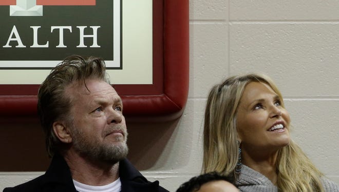 After a year of dating, John Mellencamp and Christie Brinkley announced their split in August 2016.