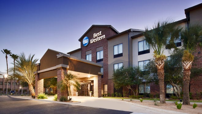 Best Western • Do I need to wear a mask? • Yes. Best Western requires face coverings in indoor public areas at U.S. and Canada locations, citing protocols from " CDC and Health Canada and/or in compliance with government regulations.