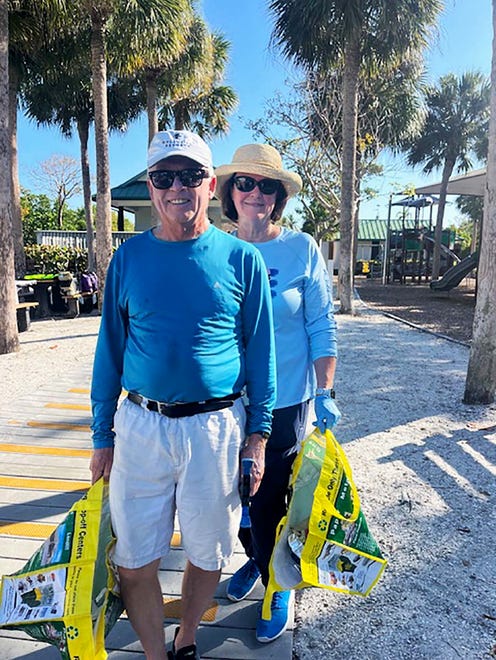 Nancy and Steve Sauerberg at the beach cleanup.
