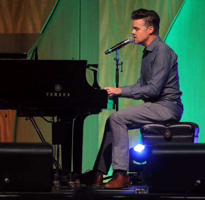 Gabe Dixon performs during the 48th Anniversary Nashville Songwriters Hall of Fame Dinner and Induction Ceremony at the Music City Center Sunday, October 28, 2018.