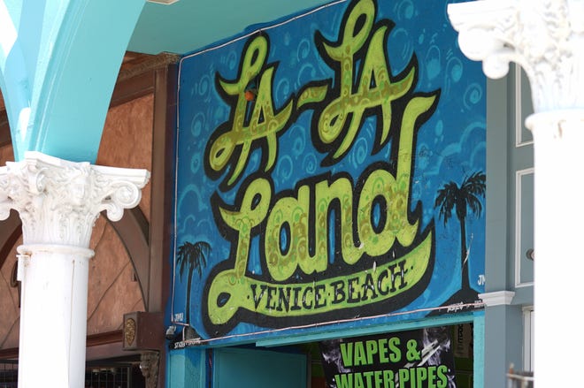 A La La Land-themed smoke shop.
