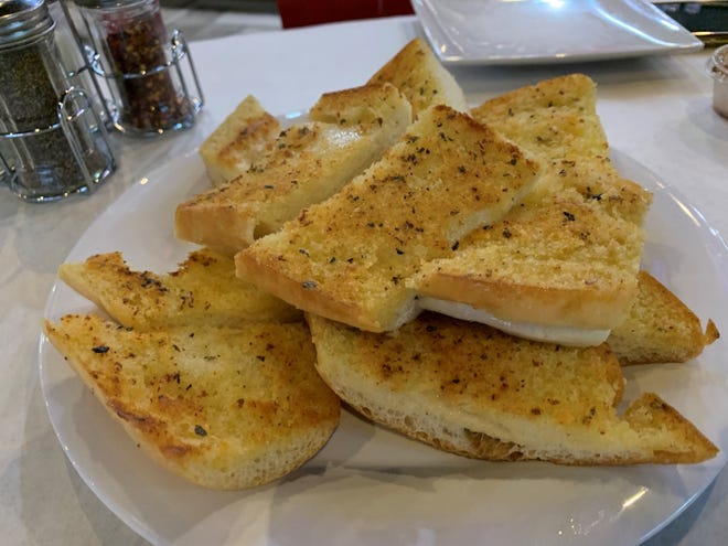 The garlic bread from Sami's, Marco Island.