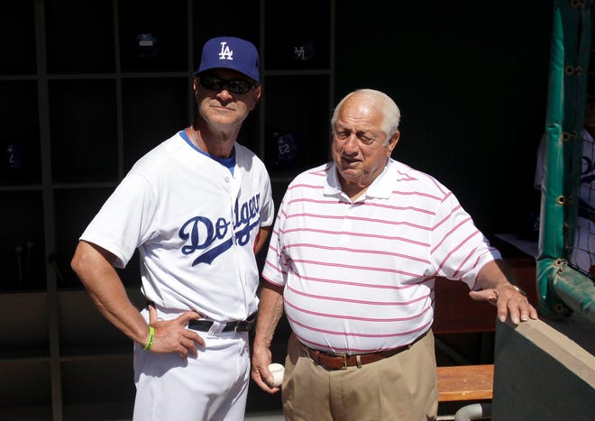 Tommy Lasorda, who also served as an ambassador to the Dodgers, with former manager Don Mattingly.